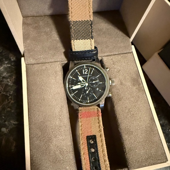 Burberry men’s watch 42mm - Picture 3 of 4